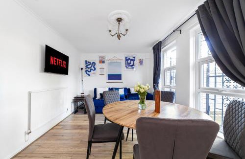 Haggerston Maison | Arte Stays - 3-Bedroom Bright House London, Haggerston, Garden, Parking, 8 min walk to Haggerston Station, weekly or monthly stays, serviced accommodation - 7 guests
