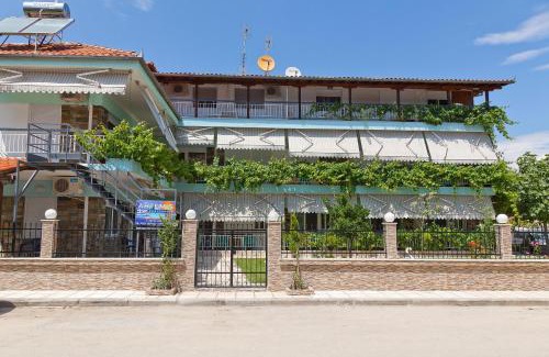 Paralia Dionysiou Appartement | Artemis Apartments