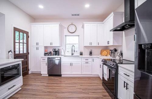 Marietta Appartement | Artful Escape at Marietta Square