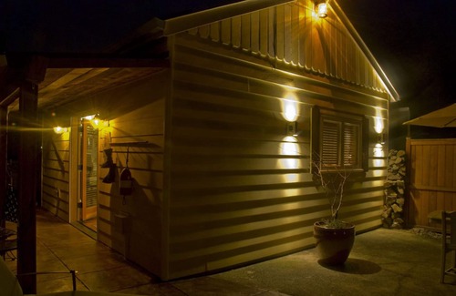 Roseway Appartement | Artful, Rustic Cabin Backyard-durable Ethic, Centre-ville 20 Min, 5-Star Douche