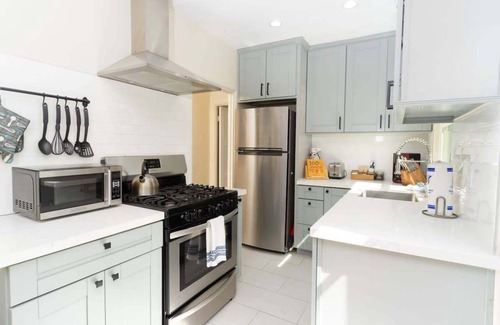Normal Heights Maison | Artfully-styled bungalow in the heart of it all!