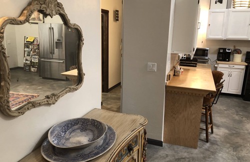 Richland Heights East Maison | Artisan Home Away From Home