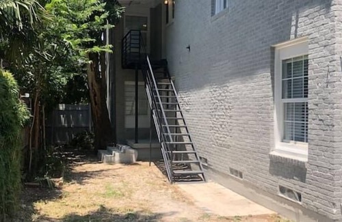Kessler Appartement | Artist Alcove* Spacious Apartment* Walk 2 Shops!