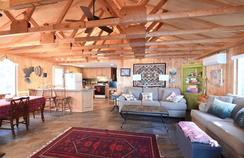 Standish Maison | Artist's Haven with Spectacular Sunset Views on Frye Island!