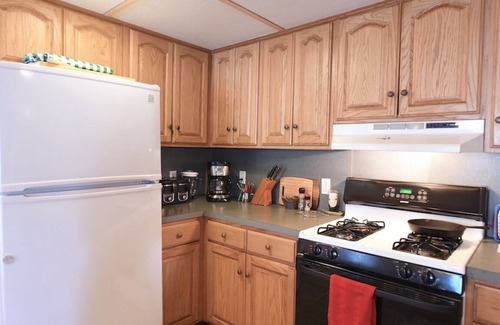 Standish Maison | Artist's Haven with Spectacular Sunset Views on Frye Island!