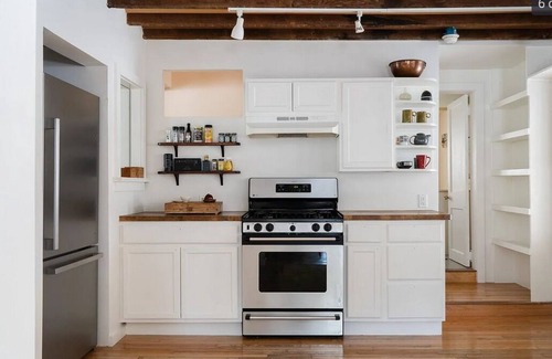 Philmont Maison | Artist's home near the woods - close to skiing, vineyards, High Falls, Hudson