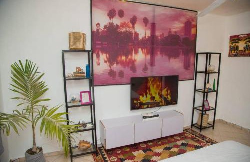 Mombasa Appartement | Artist sanctuary in bamburii