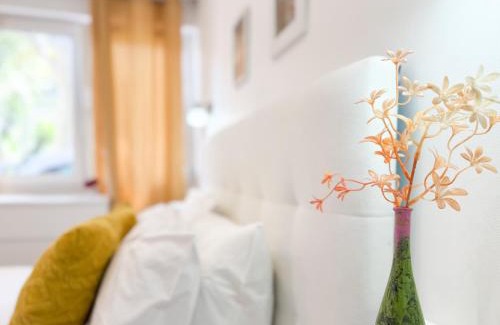 Benfica Appartement | Artistic 2-bedroom apartment with courtyard