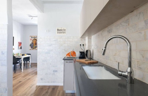 Florentin Appartement | Artistic 2BR Apt w Balcony in Florentin Center by Sea N' Rent