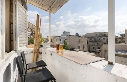 Florentin Appartement | Artistic 2BR Apt w Balcony in Florentin Center by Sea N' Rent