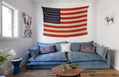 Florentin Appartement | Artistic 2BR Apt w Balcony in Florentin Center by Sea N' Rent