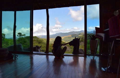 Tajo Alto Autre | Artistic House ; Peaceful place in the Mountains. Close to Miramar, Puntarenas