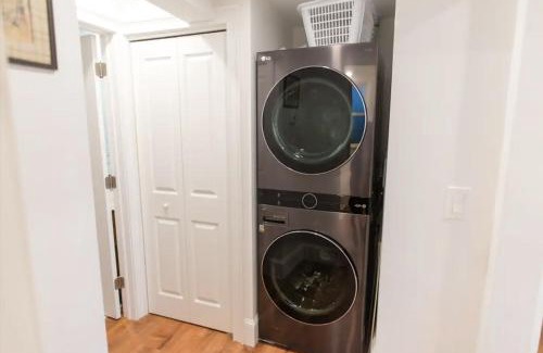 Salem Appartement | Artistic Historical home, walkDT