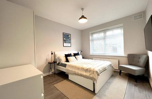 Enfield Highway Appartement | Artlounge-2 Bed Garden Free Parking