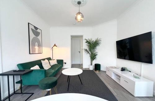 Enfield Highway Appartement | Artlounge-2 Bed Garden Free Parking