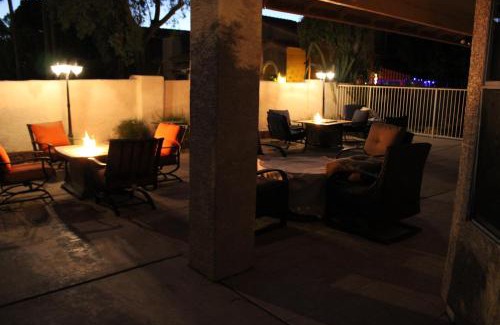 Paradise Valley Village Maison | Arts, Fenced Private Pool, Fire World