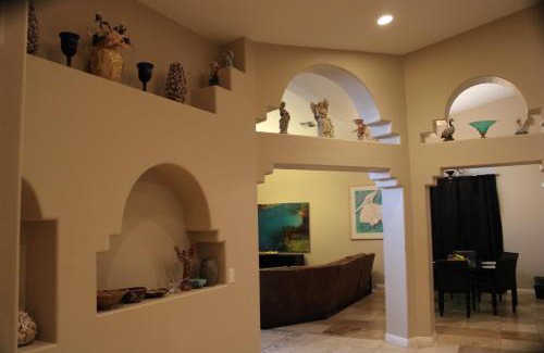 Paradise Valley Village Maison | Arts, Fenced Private Pool, Fire World