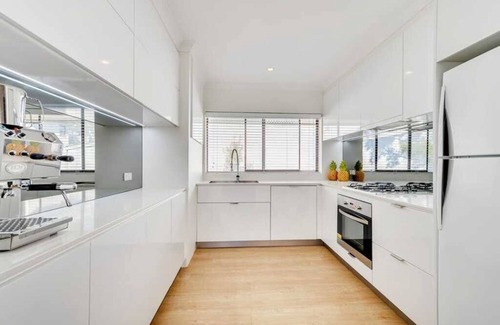 Ashgrove Appartement | Artsy apartment a stone's throw away from amenities and public transport