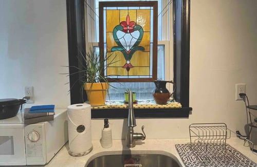 Downtown Wilmington Maison | Artsy Historic Home in Charming Wilmington Borough