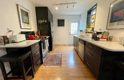 Downtown Wilmington Maison | Artsy Historic Home in Charming Wilmington Borough