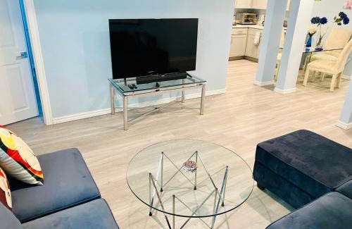 Briargate Appartement | Artsy home by Air Force Academy with office space