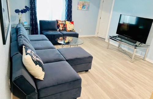 Briargate Appartement | Artsy home by Air Force Academy with office space