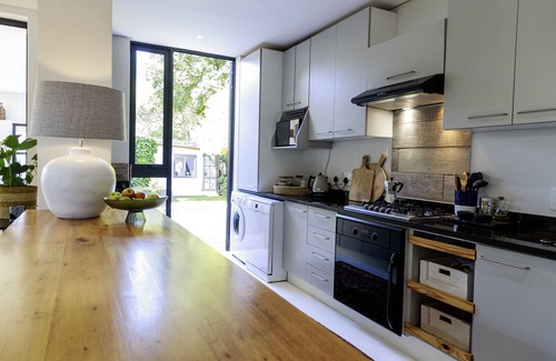 Greater Johannesburg Metropolitan Area Maison | Artsy oasis in chilled Parkhurst - Johannesburg, South Africa