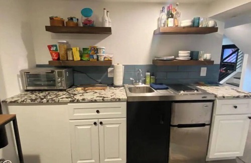 Platt Park Maison | Artsy Platt Park Guest Suite, Walk Everywhere + QUICK MOUNTAIN ACCESS for 4