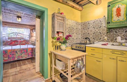 Santa Cruz Appartement | Artsy Santa Cruz Apartment with Shared Fire Pit!