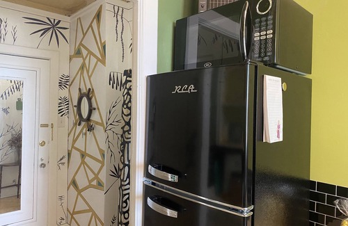 West Gateway Copropriété | Artsy Studio Condo in a historic building in downtown Long Beach