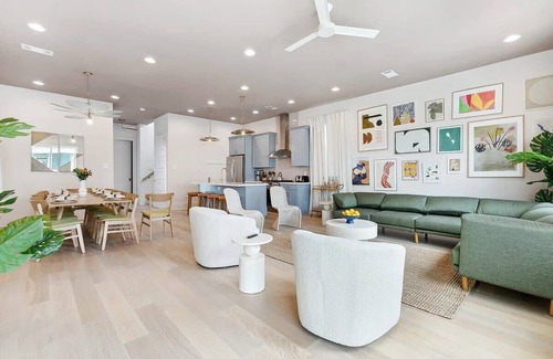 Bayou St. John Maison | Artsy & Tropical Oasis near FQ ~ Heated Pool ~ Pkg