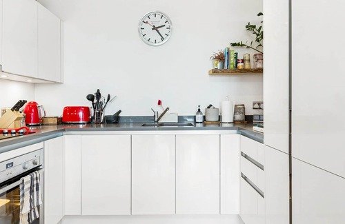 Bromley North Appartement | Arty 1BD with City Views, Stratford