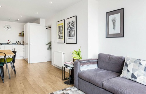 Bromley North Appartement | Arty 1BD with City Views, Stratford