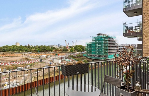 Bromley North Appartement | Arty 1BD with City Views, Stratford
