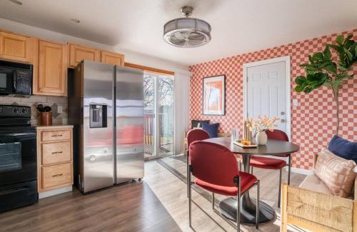 Highlands Maison | Arvada Escape: Central 4Br - Themed - Fire Pit