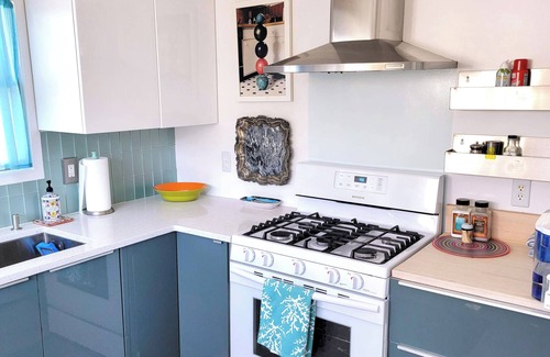 Asbury Park Maison | Asbury Park, Sunlit, 3 story home: 2-br, 2 full bath w 4 beach passes + bikes