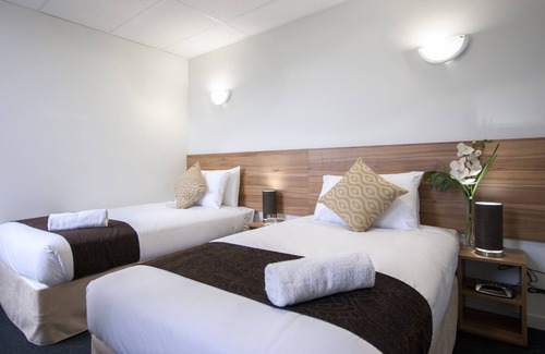 Newton Hôtel | Ascotia off Queen