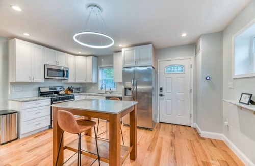 Washington Maison | Ash Abode - Free Secured Parking