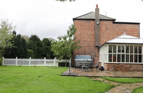 Winestead Maison | Ash Tree Lodge