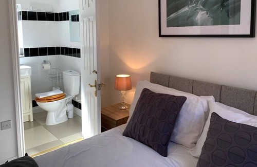 Didcot Maison | Ashbrook Lewis - chalet de deux chambres et deux salles de bains nr Harwell Oxford
