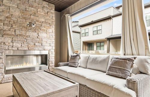 Ashburn Maison | Ashburn 4-BR Homestay Close to Dulles & METRO