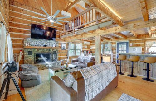 Warrensville Maison | Ashe County Log Cabin Mountain-View Deck, Sauna