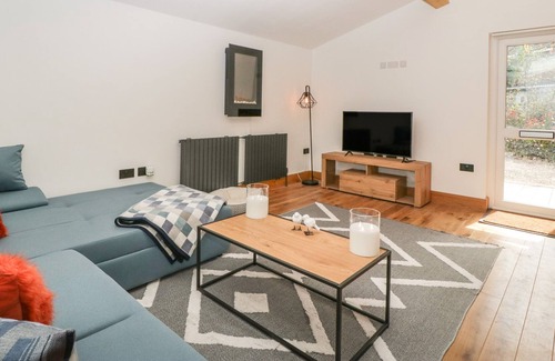 Winscombe Maison | ASHFORD, pet friendly, with a garden in Churchill, Somerset