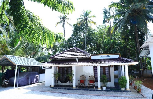 Munroe Island Maison | Ashtaman's Chayakkadaveedu Homestay