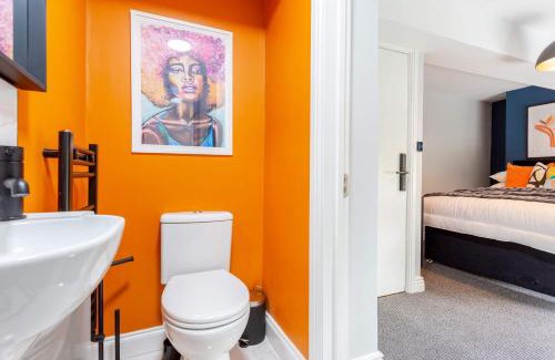 Ashton-under-Lyne Maison | Ashton Getaway Sleeps 14 Free Parking