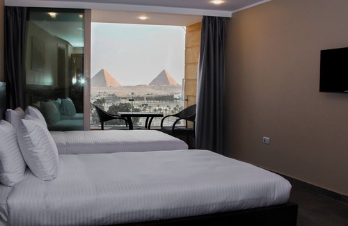 Oula Lit Et Petit-Déjeuner | Asia Pyramids View