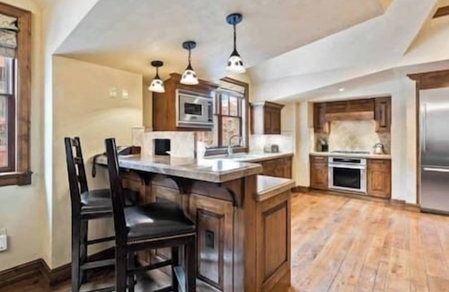 Downtown Station Balnéaire | Aspen Mountain Residences, by Gondola, Hot Tub