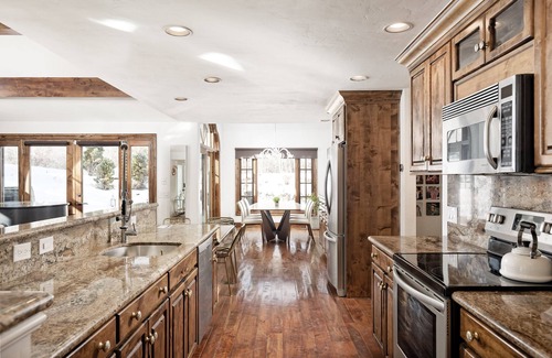 Aspen Maison | Aspen Paradise! Relax & entertain indoors and outdoors in comfort and serenity.