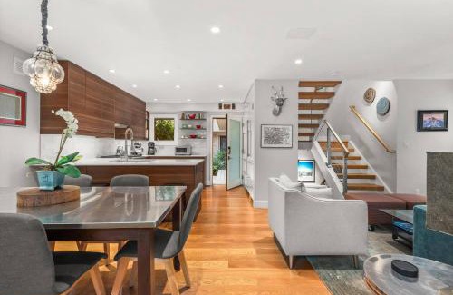 West End Maison | Aspen Villas/Bleeker Street Townhome 2 plus Den