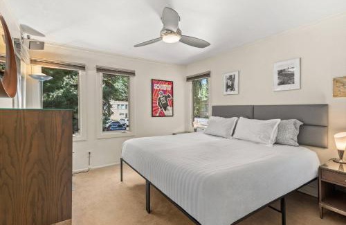 West End Maison | Aspen Villas/Bleeker Street Townhome 2 plus Den